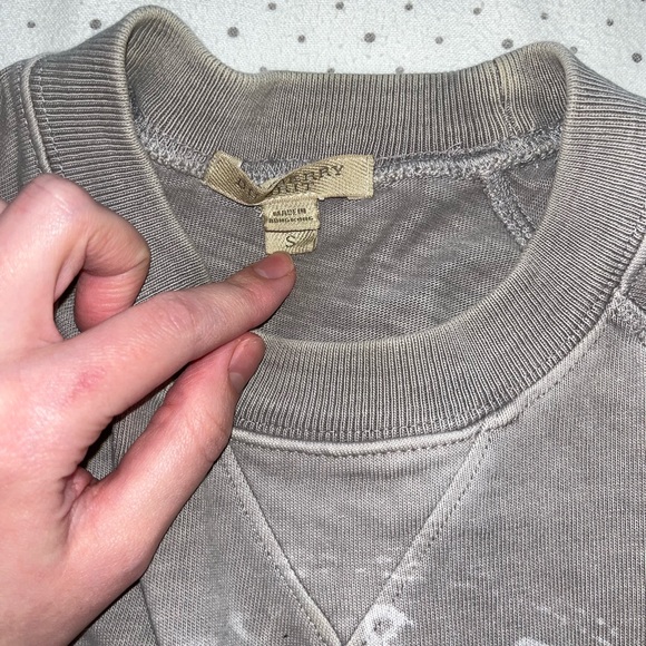 Vintage Mens Burberry sweater Grey Crewneck Small - Picture 2 of 4